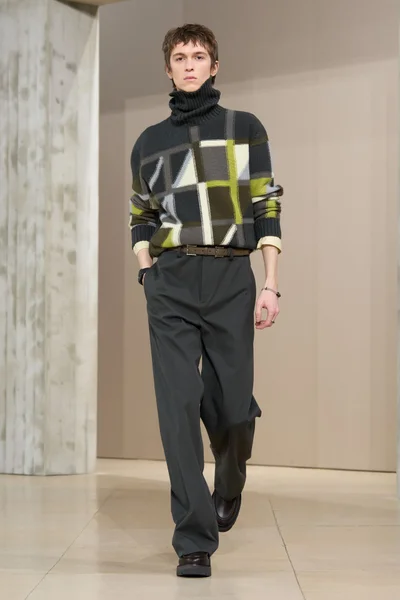 Look 22